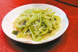芥菜炒小魚(記者董俞佳／攝影)