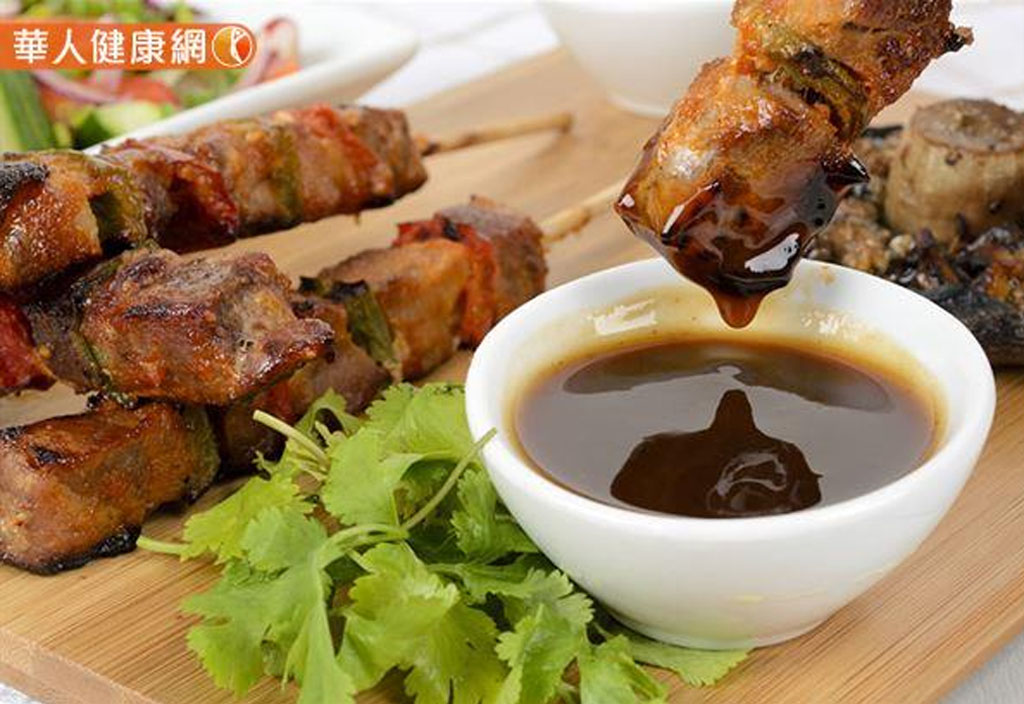 中秋節拒當「鈉」美人！營養師：自製莎莎醬，烤肉熱量減6成