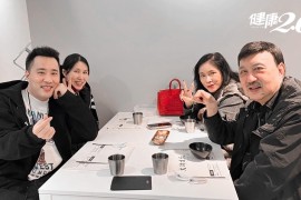 苑綺在臉書po文分享與家人去北投吃韓國料理，「很久沒有與爸爸在外面用餐了」(飲食防疫力)