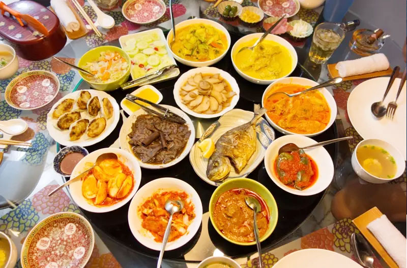 菜餚復熱時一定要確保食物中心溫度達65℃以上,以免細菌孳生。(Getty Images)