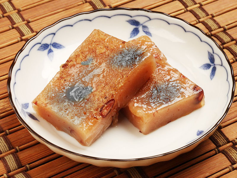 年糕發霉也照吃？台媽削掉霉菌改做炸年糕！專家警告：小心致癌 原文網址: 年糕發霉也照吃？台媽削掉霉菌改做炸年糕！專家警告：小心致癌
